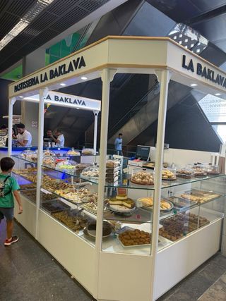 Vitrina expositora de pastelería