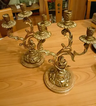Candelabros de bronce antiguos