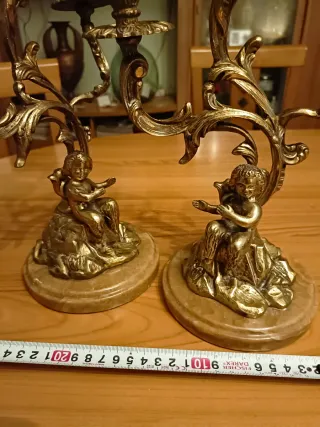 Candelabros de bronce antiguos