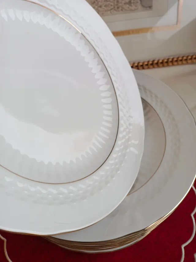 12 Platos Llanos Porcelana Dorados