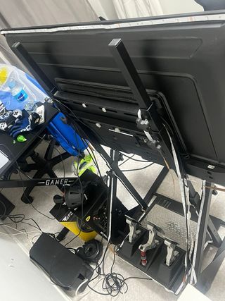 Asiento Sim GT Omega + Soporte TV