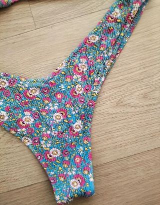 Bikini flores Calzedonia