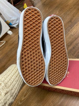 Zapatillas Vans Negras y Blancas