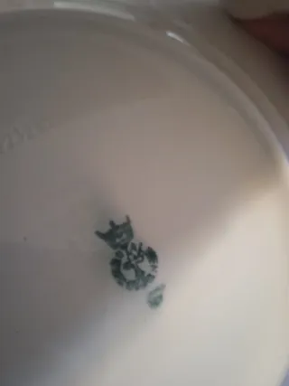 Bajilla antigua con sello