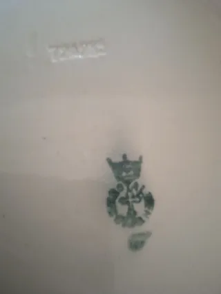 Bajilla antigua con sello