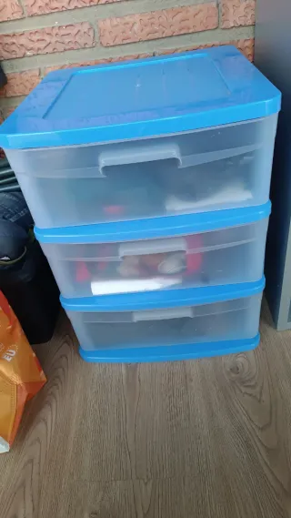 Cassettiere in plastica con 3 cassetti