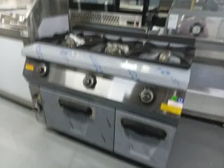 Cocina industrial 4 fuegos