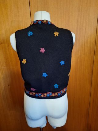 Colete bordado floral preto