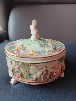 Bombonera Capodimonte Porcelana 15cm