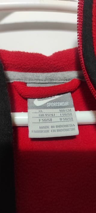 Polar Nike Rojo Vintage con gorro y bolsillos