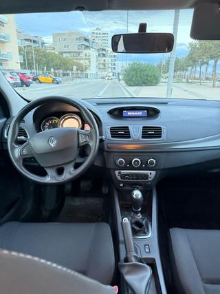 Renault Megane pegatina C de la DGT