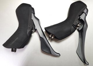 JUEGO DE MANETAS SHIMANO GRX820