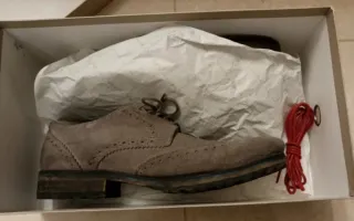 Scarpe stringate grigie scamosciate