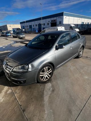 Volkswagen Jetta 2.0 tdi Automatico distintivo B