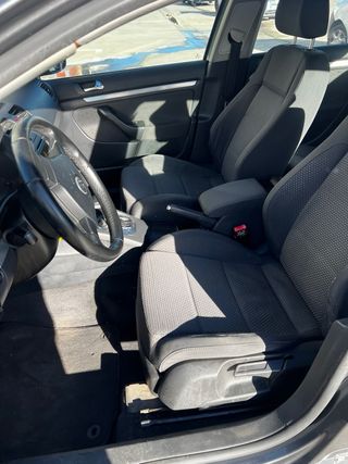 Volkswagen Jetta 2.0 tdi Automatico distintivo B