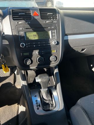 Volkswagen Jetta 2.0 tdi Automatico distintivo B