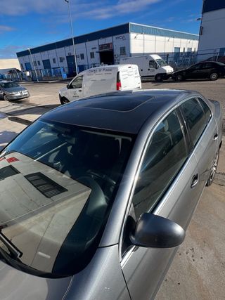 Volkswagen Jetta 2.0 tdi Automatico distintivo B