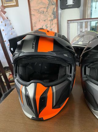 Cascos LS2 con poco uso vendo todo el lote o no!