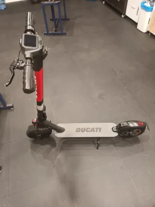Patinete eléctrico Ducati Pro II