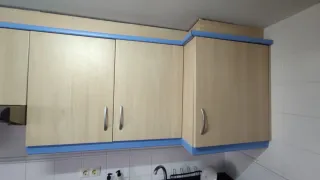 Muebles de cocina de madera y piedra