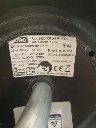 Enrrollacables con 3 tomas