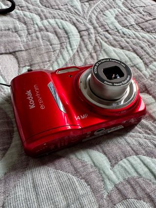 Cámara Kodak EasyShare C1530 Roja