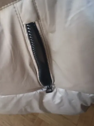 Parka Beige Mujer con Capucha Negra