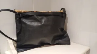 Bolso pelo Zara estampado serpiente.
