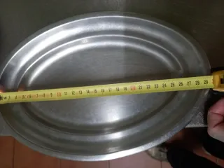 Bandejas metálicas plateadas