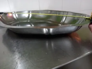 Bandejas metálicas plateadas