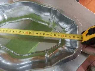 Bandejas metálicas plateadas