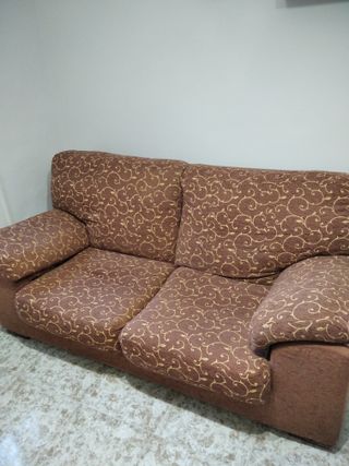 Sofá 3 plazas marrón y dorado