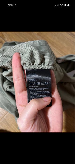 Vestido ceñido verde oscuro