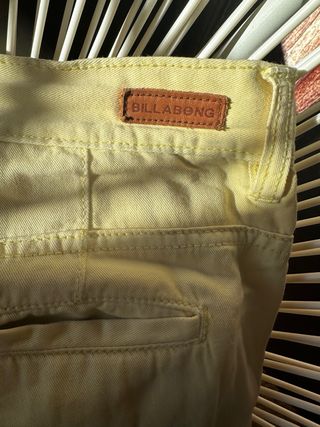 Pantalón Chino Billabong Amarillo