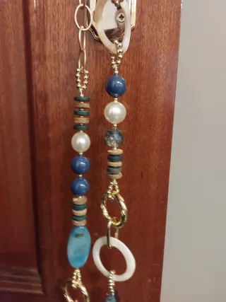 Collar largo azul y dorado