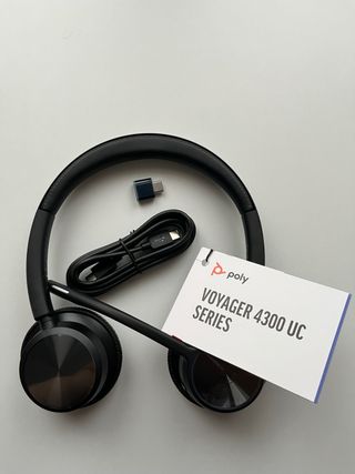 Auriculares Poly Voyager 4320 UC Bluetooth.