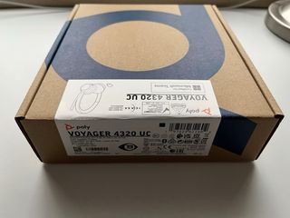 Auriculares Poly Voyager 4320 UC Bluetooth.