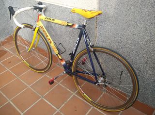 Bicicleta Carretera Zeus Amarilla y Azul
