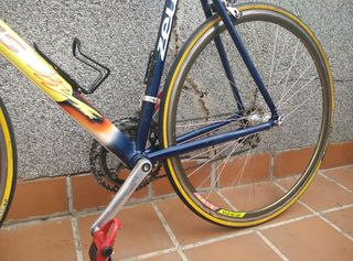 Bicicleta Carretera Zeus Amarilla y Azul