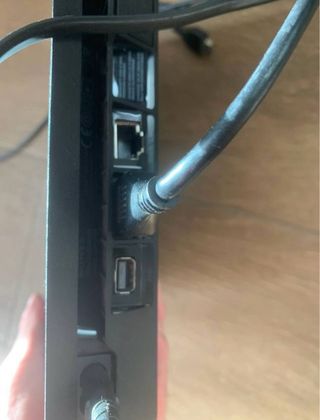 PS4 Slim 1TB Negra + juego Gta V