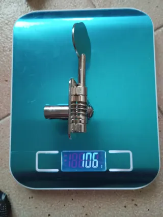 Clavijero Bajo Eléctrico Cromado Ligero