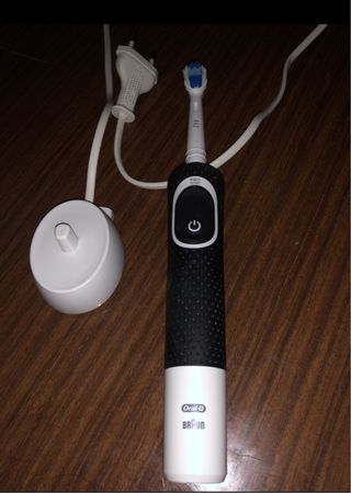 Cepillo Dental Eléctrico Oral-B Negro/Blanco