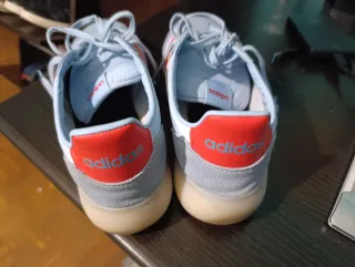 Zapatillas Adidas Grises y Naranjas