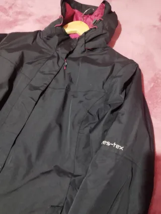 Cazadora negra y rosa nueva