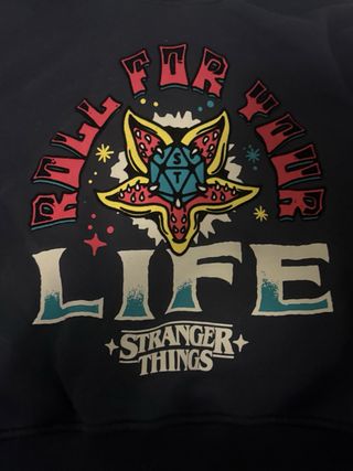 Sudadera Stranger Things D&D