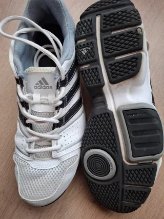 Deportivas Adidas Blancas y Negras