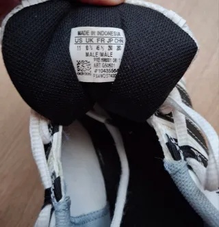 Deportivas Adidas Blancas y Negras