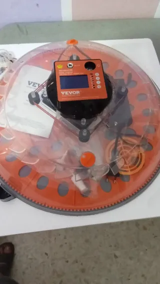 Incubadora VEVOR nueva