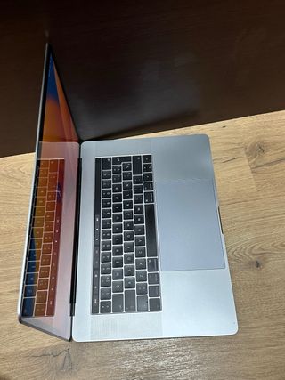 MacBook Pro 15 2017 i7 16GB RAM 256GB SSD