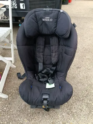 Silla coche axkid MINIKID negra